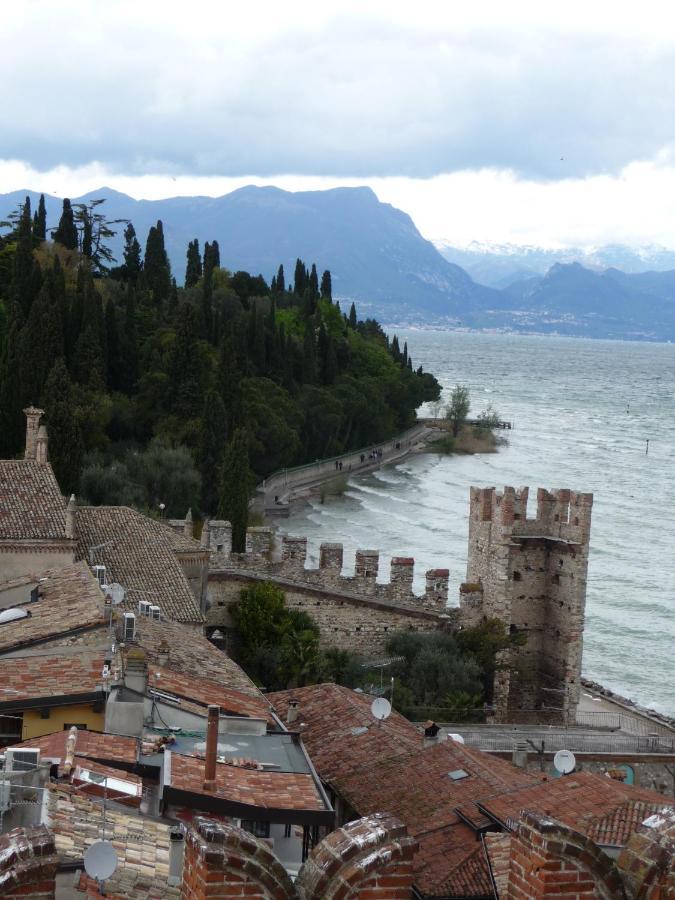 Hotel Luna Sirmione Exteriör bild